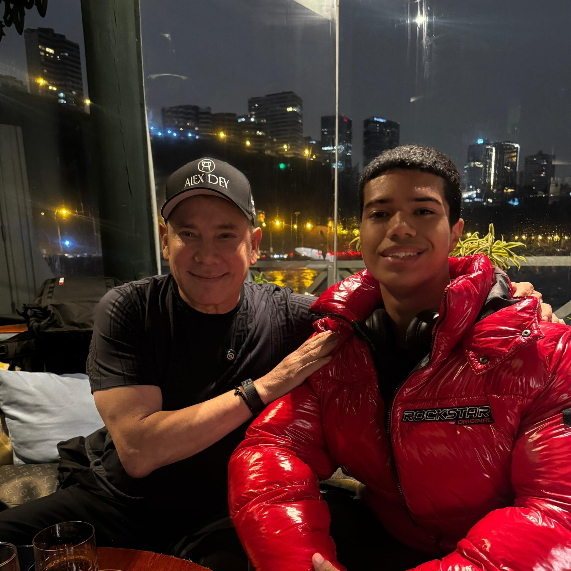 FOTO CON ALEX DEY